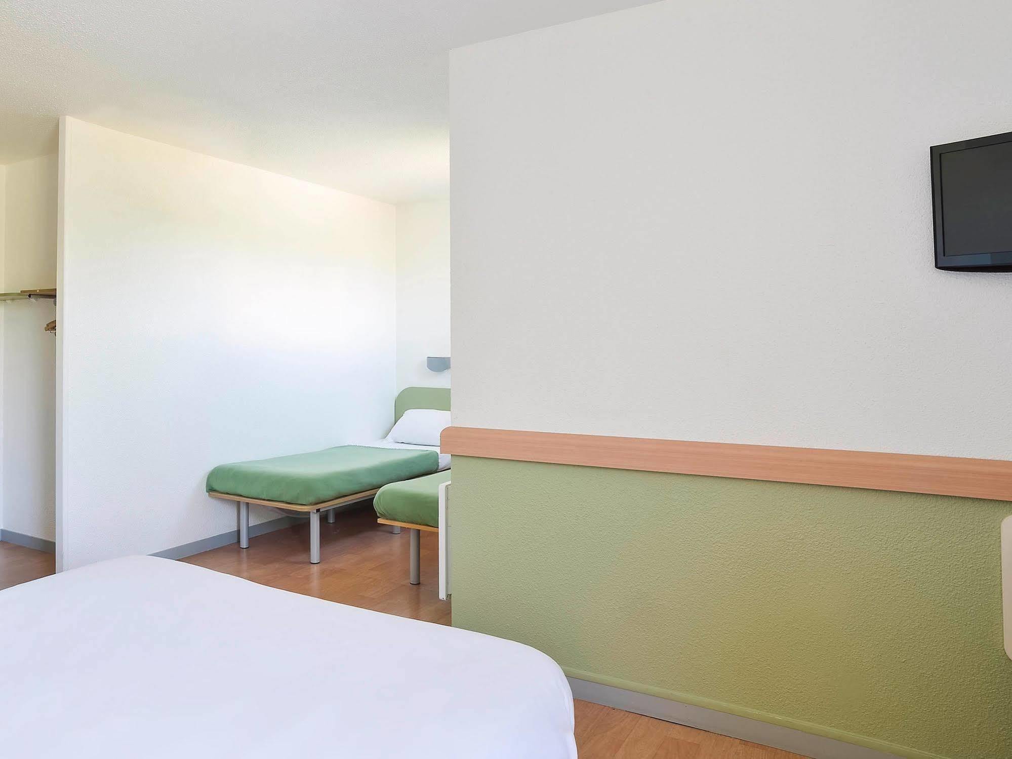 Hotel Ibis Budget Lyon Sud Saint-Fons A7 Екстериор снимка
